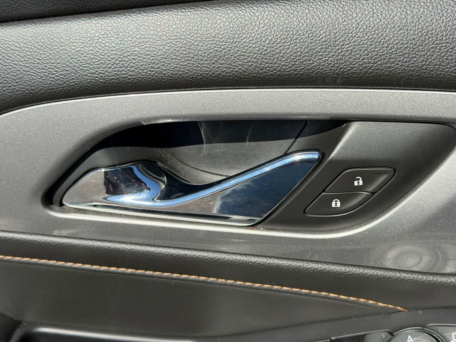 Used 2019 Chevrolet Traverse LT FWD image 13
