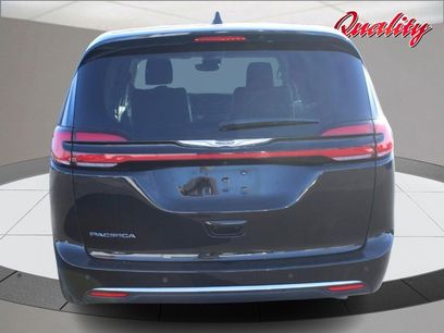 Used 2024 Chrysler Pacifica Touring-L