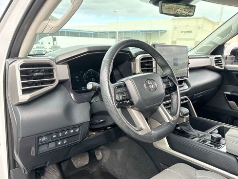 Used 2024 Toyota Tundra Limited AWD/4WD image 10