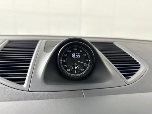 Certified 2026 Porsche Macan Turbo AWD/4WD image 29