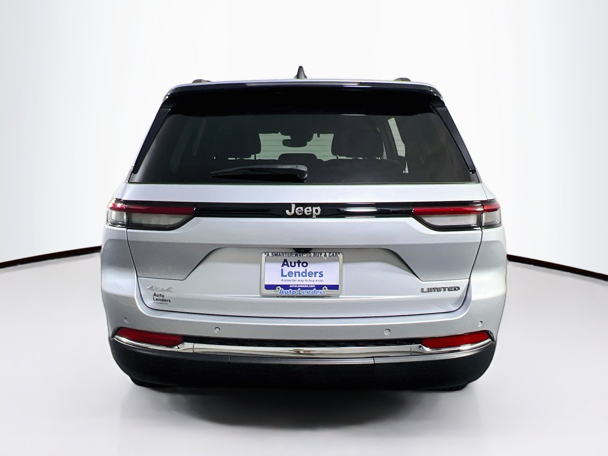 Used 2023 Jeep Grand Cherokee Limited AWD/4WD image 6