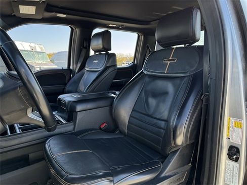 Used 2024 Ford F250 Platinum image 23