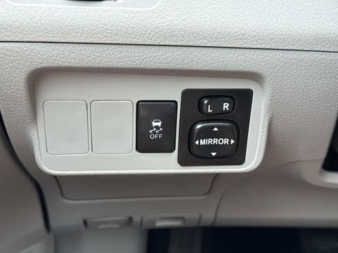 Used 2010 Toyota Corolla LE FWD image 25