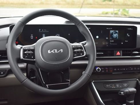 New 2026 Kia Carnival EX FWD image 19