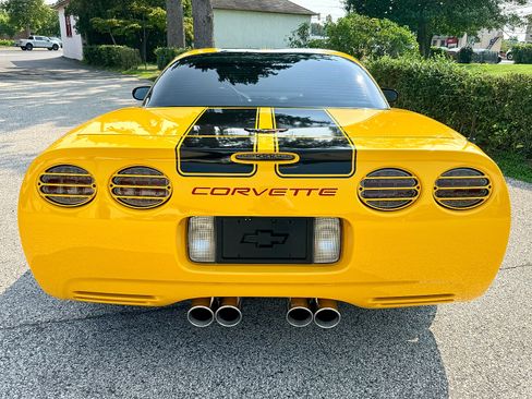 Used 2004 Chevrolet Corvette Z06 w/ Memory Package RWD image 5