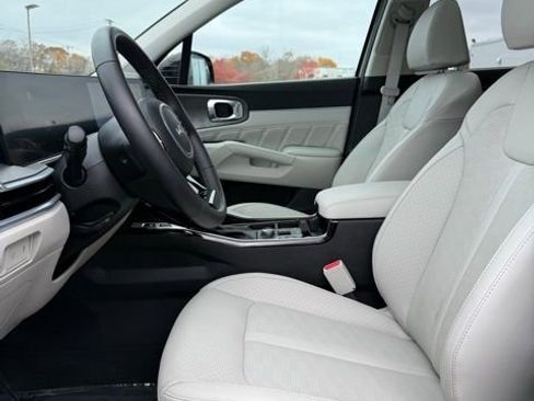 Used 2025 Kia Sorento SX image 14