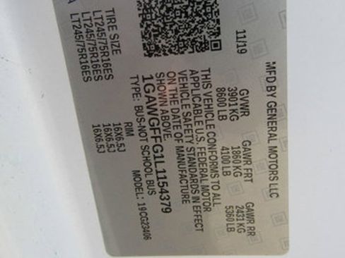 Used 2020 Chevrolet Express 2500 LT w/ LT Preferred Equipment Group RWD image 28