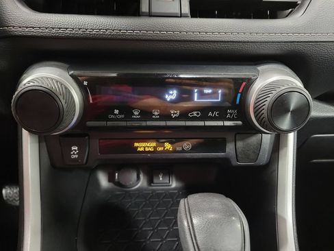 Used 2020 Toyota RAV4 LE w/ All Weather Liner Package FWD image 18
