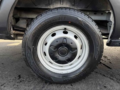 Used 2019 Ford Transit 250 130 Medium Roof image 14