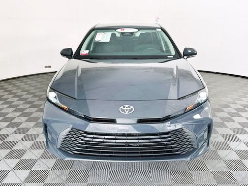Used 2025 Toyota Camry LE w/ Convenience Package FWD image 8