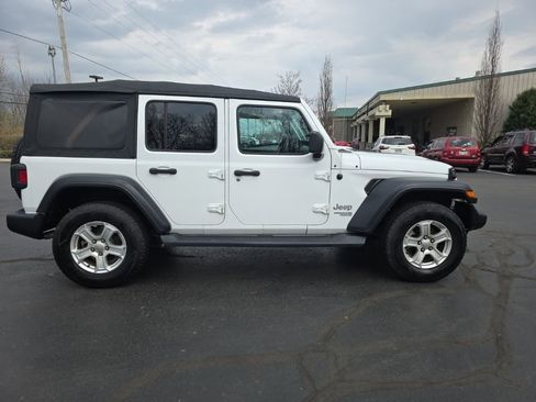 Used 2018 Jeep Wrangler Unlimited Sport S image 8