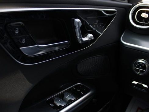 New 2025 Mercedes-Benz C 300 4MATIC Sedan image 23