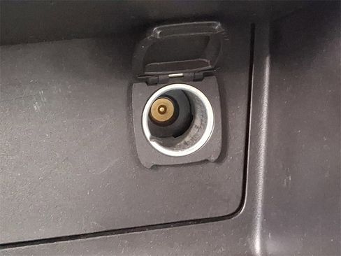 Used 2020 Chevrolet Colorado Z71 image 26