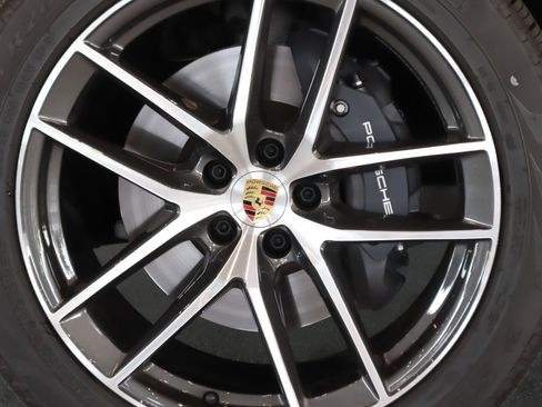 Certified 2026 Porsche Macan AWD/4WD image 22