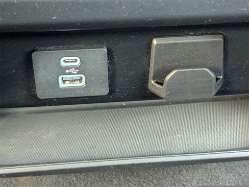 Used 2023 Ford F150 XLT image 23