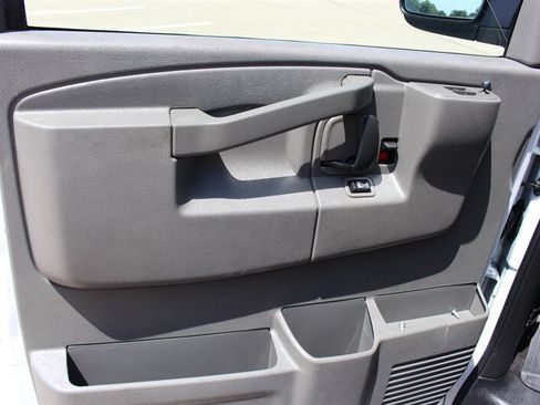 Used 2020 Chevrolet Express 3500 LT w/ LT Preferred Equipment Group RWD image 28