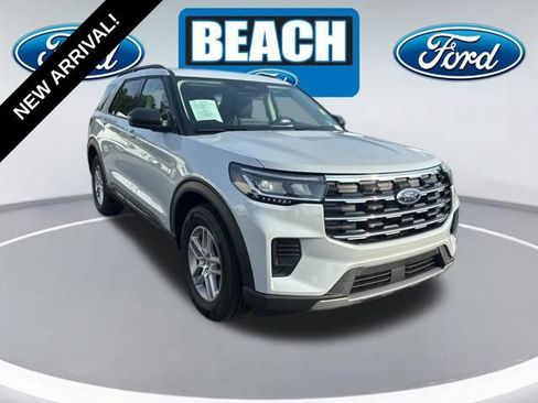 Used 2026 Ford Explorer Active AWD/4WD image 1