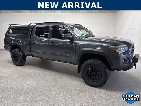 Used 2022 Toyota Tacoma TRD Sport image 1