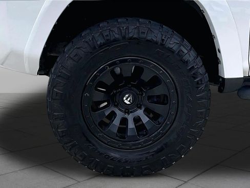 Used 2014 Toyota 4Runner SR5 Premium RWD image 11