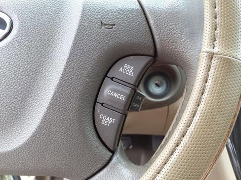 Used 2012 Kia Sedona EX image 14