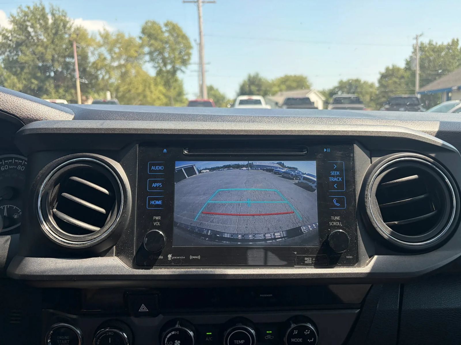 Used 2017 Toyota Tacoma TRD Off-Road w/ Tow Package (A/T) AWD/4WD image 14