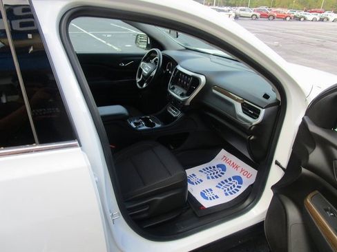 Certified 2023 GMC Acadia SLE w/ Driver Convenience Package image 30