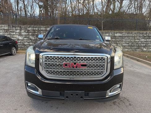 Used 2015 GMC Yukon XL SLT image 2