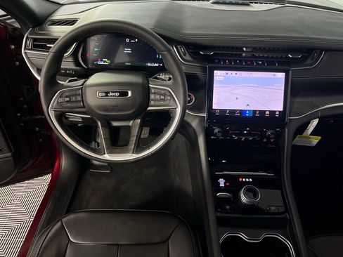 Used 2025 Jeep Grand Cherokee Limited 4xe image 13