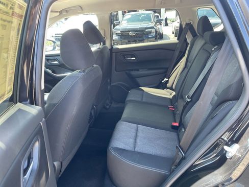 Used 2025 Nissan Rogue SV AWD/4WD image 14
