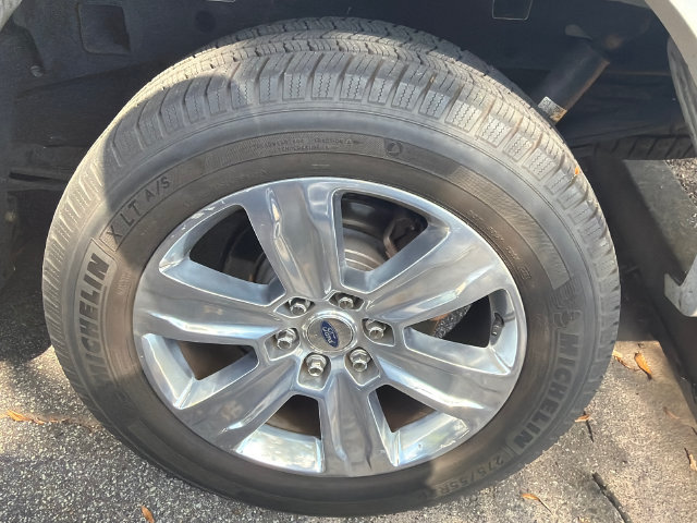 Used 2016 Ford F150 Platinum w/ Equipment Group 701A Luxury AWD/4WD image 7