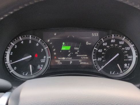 Used 2021 Toyota Highlander XLE FWD image 31