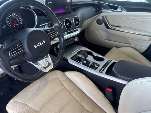 Used 2022 Kia Stinger GT2 image 10
