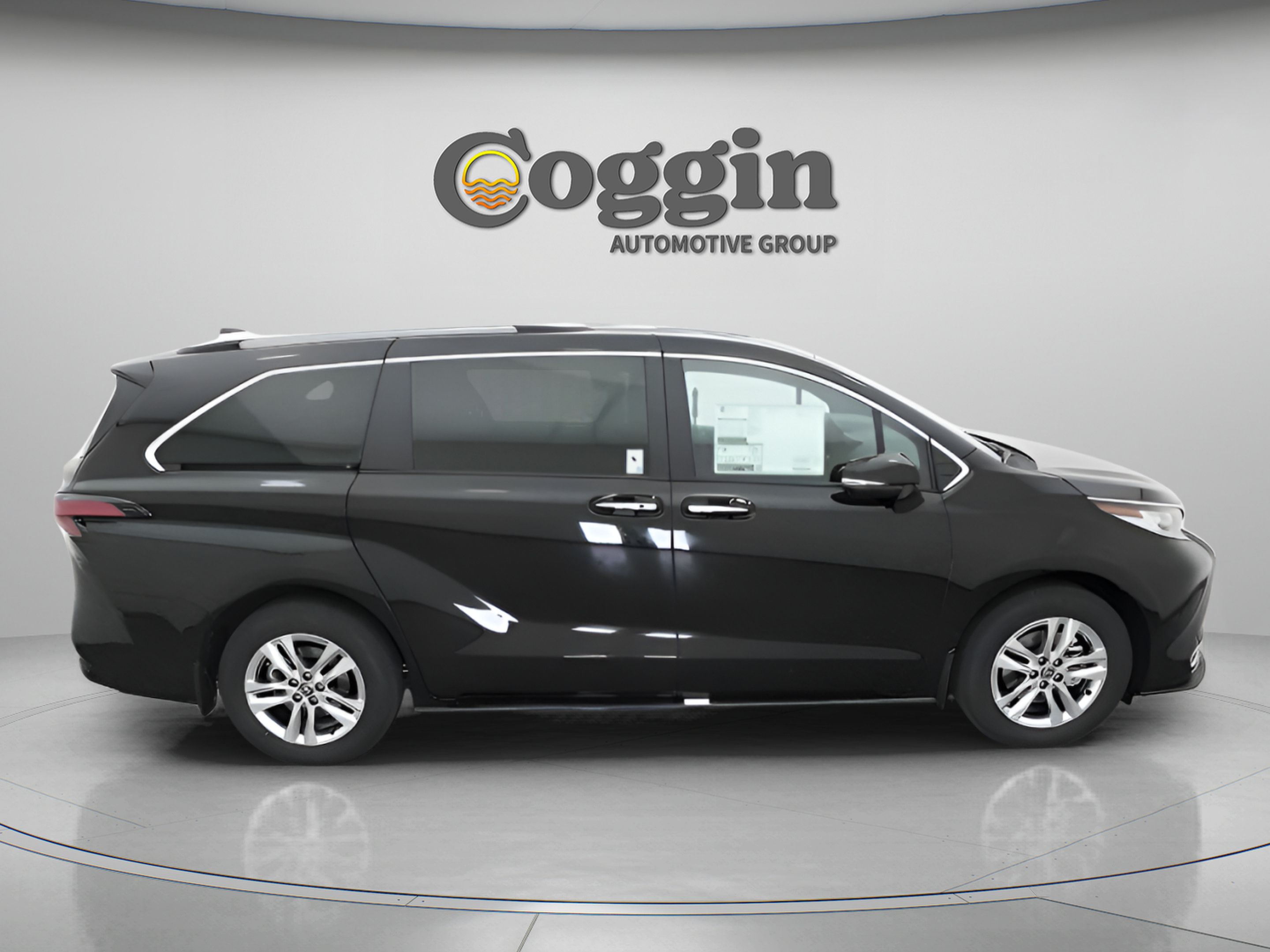 Certified 2026 Toyota Sienna Limited FWD image 23