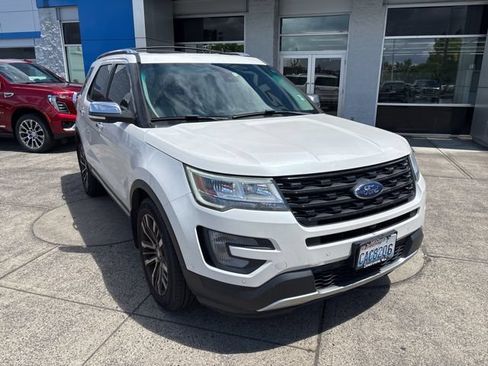 Used 2016 Ford Explorer Platinum AWD/4WD image 2
