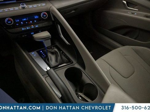 Used 2024 Hyundai Elantra SEL image 15