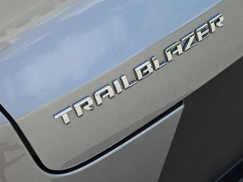 Used 2023 Chevrolet TrailBlazer LT FWD image 7