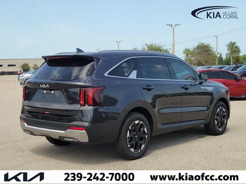 New 2026 Kia Sorento S w/ S Panoramic Sunroof Package FWD image 6