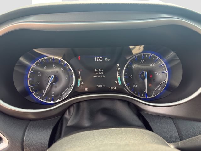 Used 2024 Chrysler Pacifica Touring-L FWD image 17