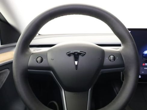 Used 2023 Tesla Model Y Long Range image 16