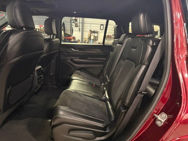 Used 2024 Jeep Grand Cherokee L Altitude AWD/4WD image 31