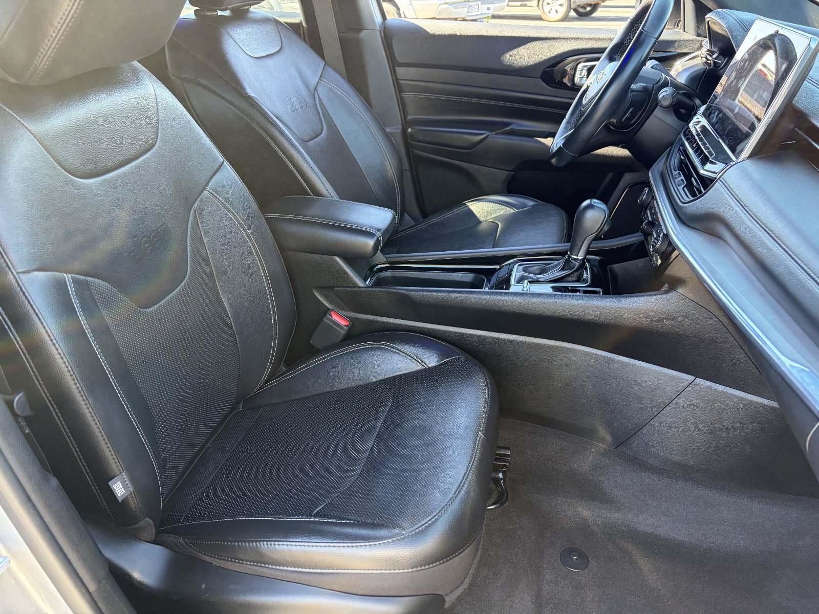 Used 2022 Jeep Compass High Altitude AWD/4WD image 10