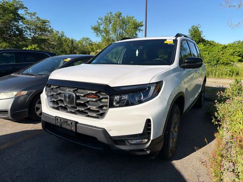 Used 2023 Honda Passport TrailSport image 8