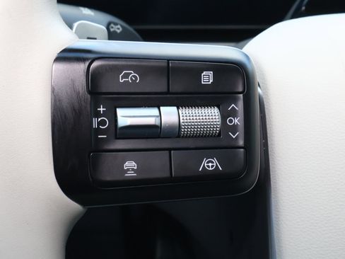 Certified 2025 Hyundai Santa Fe SEL image 23