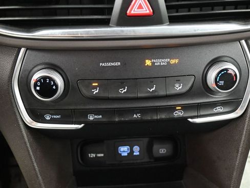 Used 2019 Hyundai Santa Fe SE AWD/4WD image 16