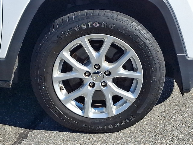 Used 2016 Jeep Cherokee Sport AWD/4WD image 29
