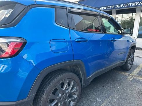 Used 2021 Jeep Compass Latitude w/ Sun and Sound Group AWD/4WD image 2
