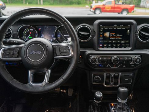 Used 2023 Jeep Wrangler Unlimited Sahara w/ Cold Weather Group AWD/4WD image 13
