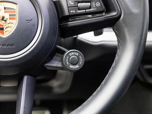 Used 2024 Porsche Cayenne S image 33