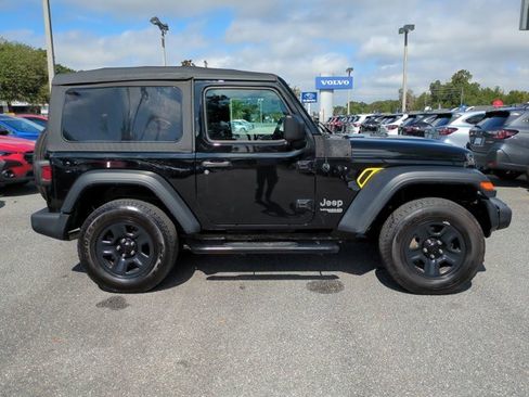 Used 2020 Jeep Wrangler Sport image 3