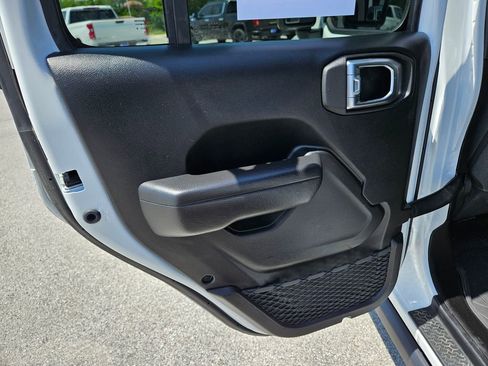Used 2025 Jeep Wrangler Unlimited Sport AWD/4WD image 27
